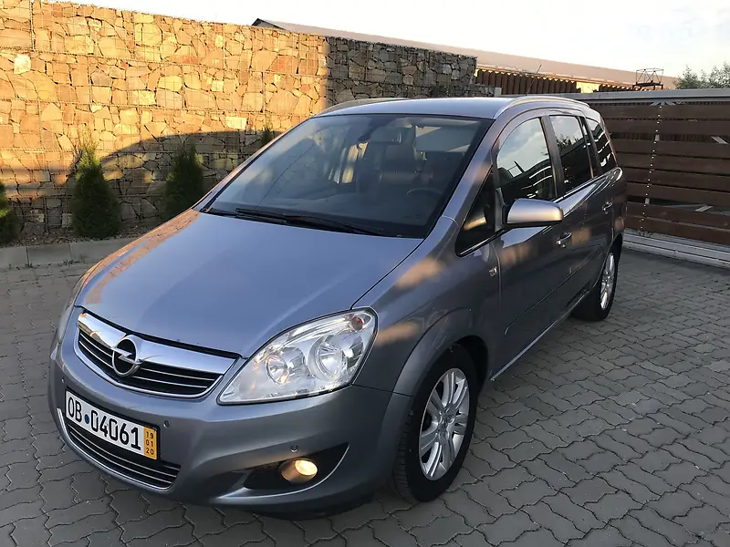 Минивэн Opel Zafira 2009 в 
