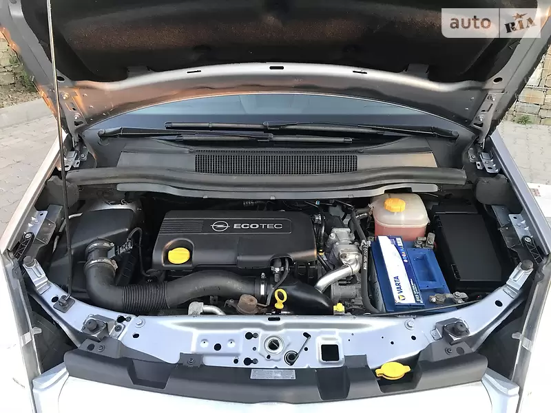Минивэн Opel Zafira 2009 в 