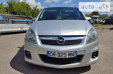 Хэтчбек Opel Zafira 2008 в Луцке