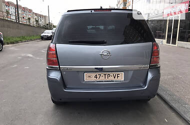 Минивэн Opel Zafira 2008 в Ровно