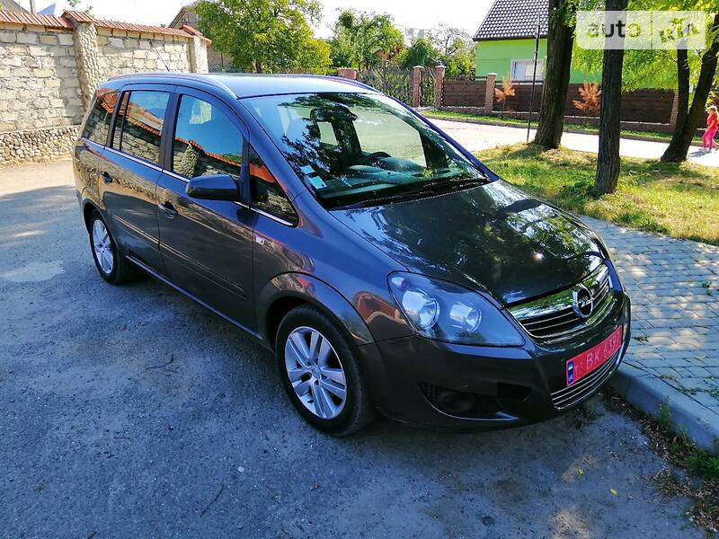 Минивэн Opel Zafira 2009 в Золочеве