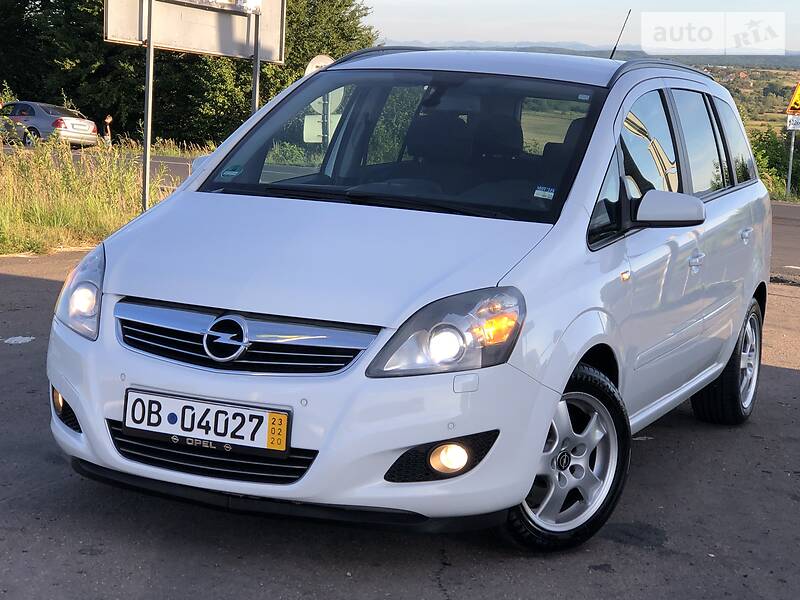 Мінівен Opel Zafira 2009 в Дрогобичі