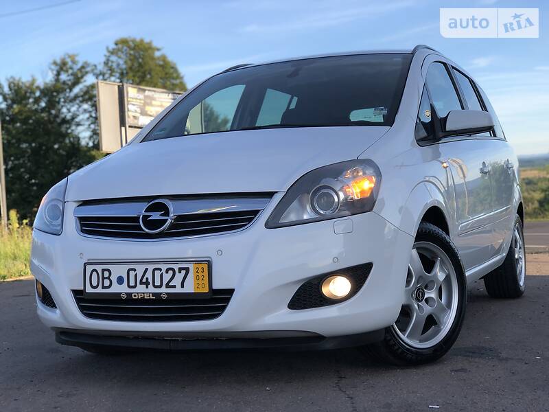 Мінівен Opel Zafira 2009 в Дрогобичі