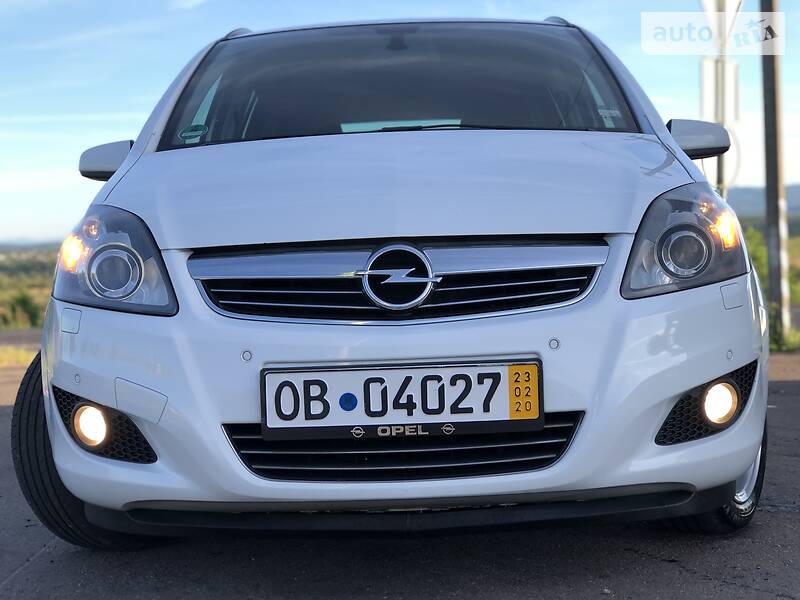 Мінівен Opel Zafira 2009 в Дрогобичі