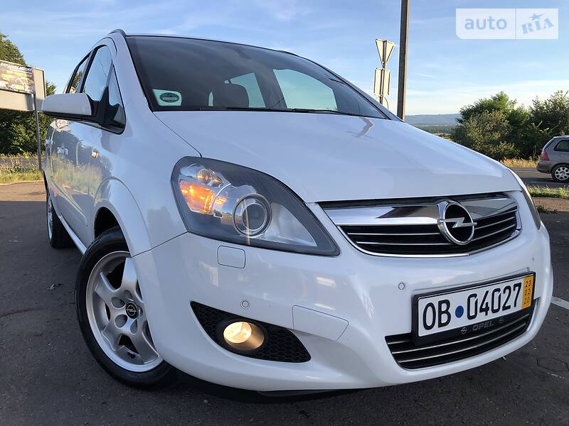 Мінівен Opel Zafira 2009 в Дрогобичі
