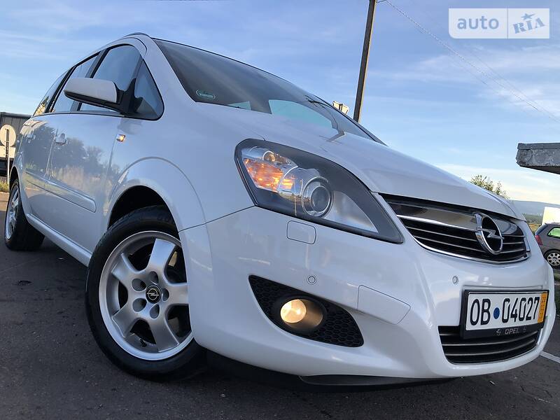 Мінівен Opel Zafira 2009 в Дрогобичі