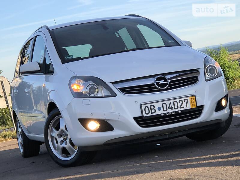 Мінівен Opel Zafira 2009 в Дрогобичі