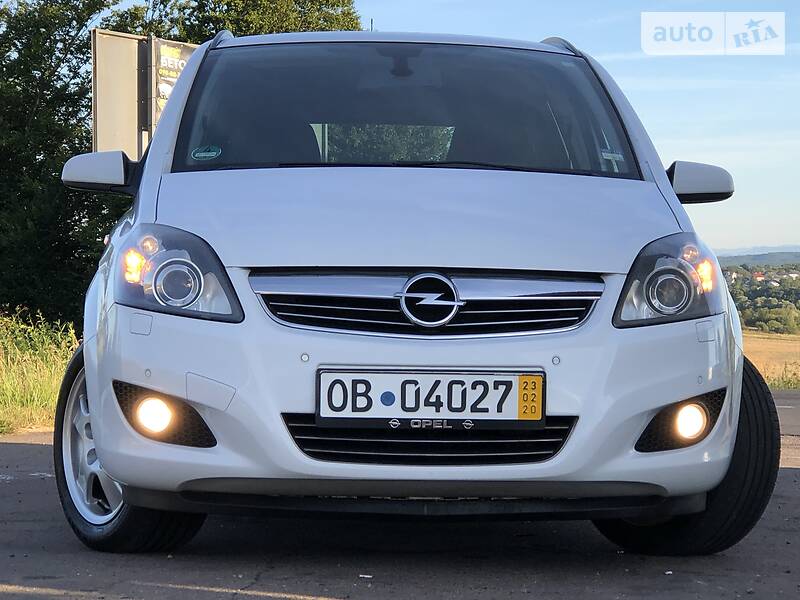 Мінівен Opel Zafira 2009 в Дрогобичі
