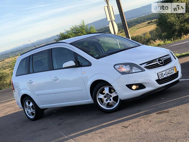 Мінівен Opel Zafira 2009 в Дрогобичі