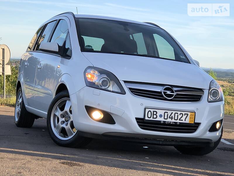 Мінівен Opel Zafira 2009 в Дрогобичі