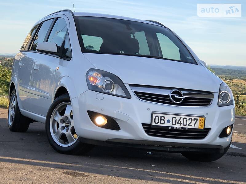 Мінівен Opel Zafira 2009 в Дрогобичі