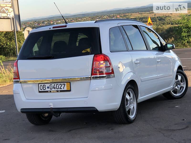 Мінівен Opel Zafira 2009 в Дрогобичі