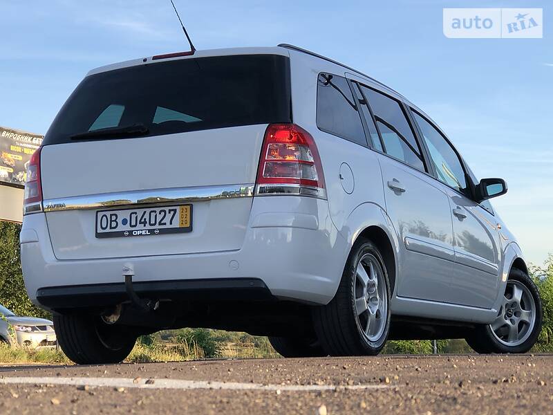 Мінівен Opel Zafira 2009 в Дрогобичі