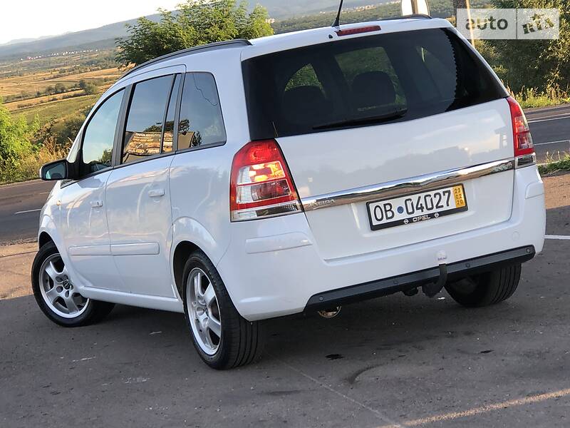 Мінівен Opel Zafira 2009 в Дрогобичі