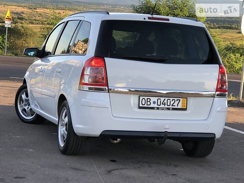 Мінівен Opel Zafira 2009 в Дрогобичі