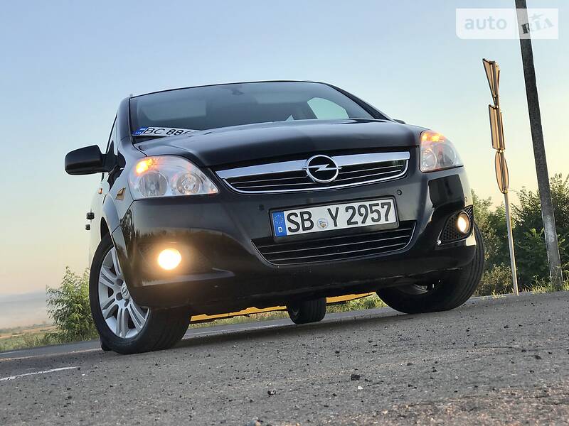Мінівен Opel Zafira 2010 в Дрогобичі