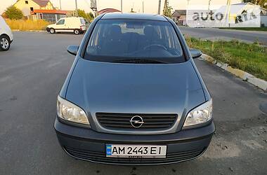 Минивэн Opel Zafira 2001 в Буче