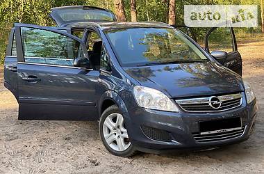 Минивэн Opel Zafira 2009 в Киеве