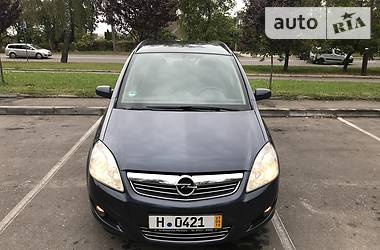 Минивэн Opel Zafira 2008 в Ровно