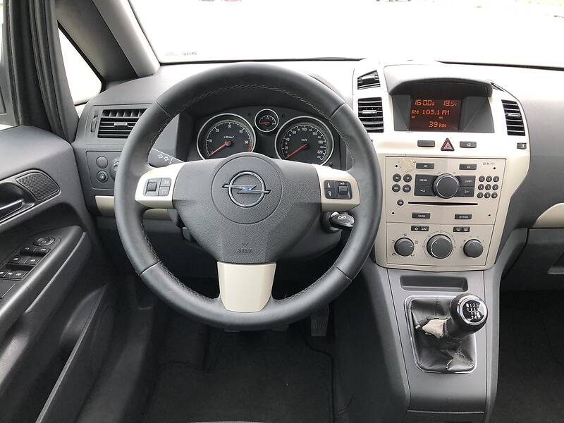 Универсал Opel Zafira 2008 в Киеве