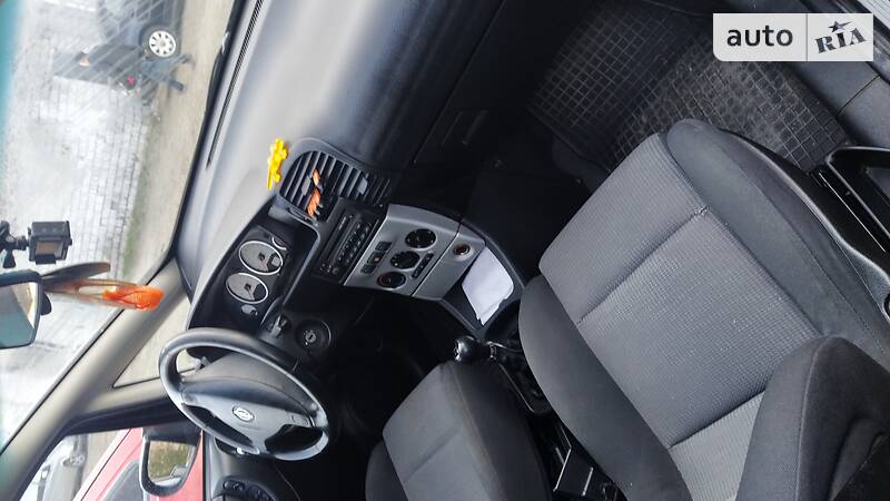 Мінівен Opel Zafira 2003 в Чернівцях