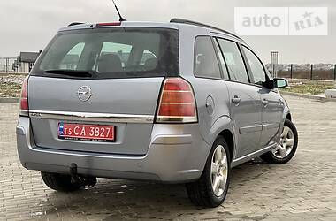 Универсал Opel Zafira 2006 в Ровно