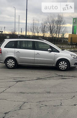 Универсал Opel Zafira 2005 в Городке