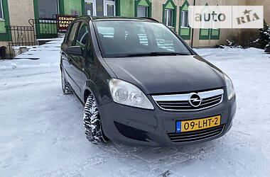 Универсал Opel Zafira 2008 в Стрые