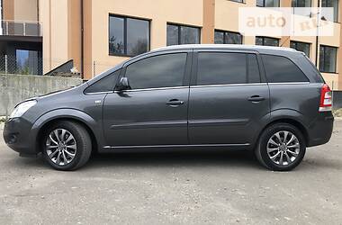 Минивэн Opel Zafira 2011 в Городке