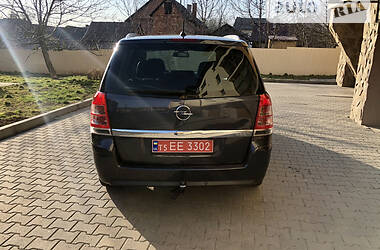 Минивэн Opel Zafira 2009 в Черновцах