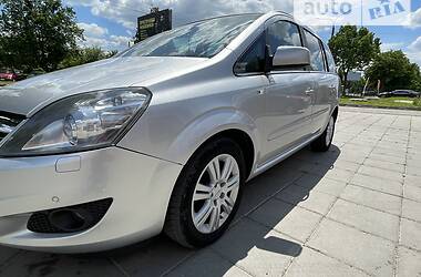 Универсал Opel Zafira 2012 в Луцке