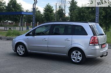 Универсал Opel Zafira 2007 в Коростене