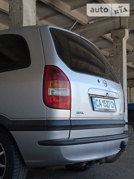 Минивэн Opel Zafira 1999 в Золотоноше