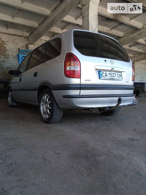 Минивэн Opel Zafira 1999 в Золотоноше