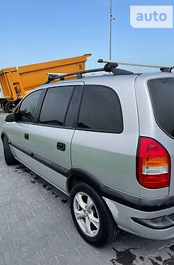 Минивэн Opel Zafira 2000 в 