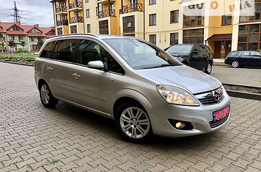 Минивэн Opel Zafira 2009 в Черновцах