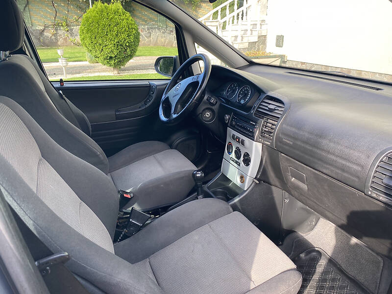 Минивэн Opel Zafira 2003 в Черновцах