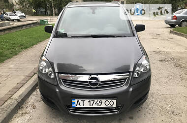 Минивэн Opel Zafira 2012 в Ивано-Франковске