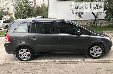 Минивэн Opel Zafira 2012 в Ивано-Франковске