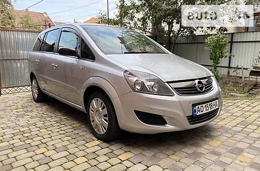 Универсал Opel Zafira 2010 в Мукачево