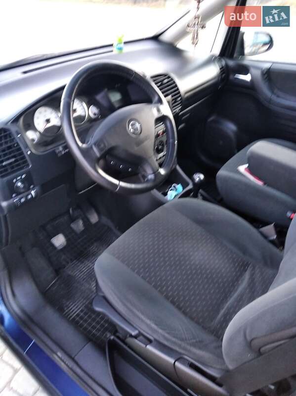 Opel Zafira 2004