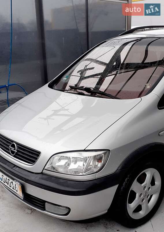 Мінівен Opel Zafira 2001 в Житомирі