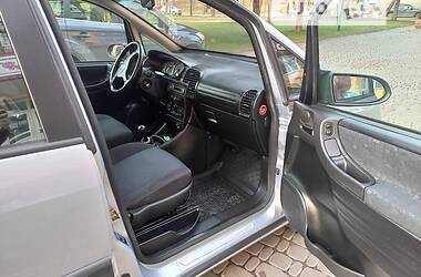 Универсал Opel Zafira 2001 в Могилев-Подольске