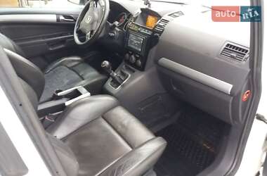 Универсал Opel Zafira 2009 в Калуше