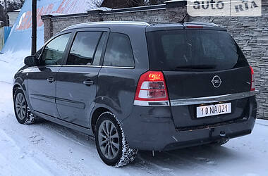 Універсал Opel Zafira 2010 в Стрию