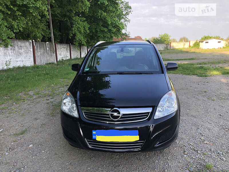 Мінівен Opel Zafira 2010 в Умані