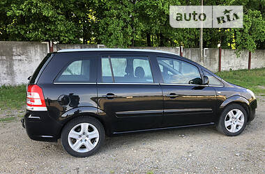 Мінівен Opel Zafira 2010 в Умані