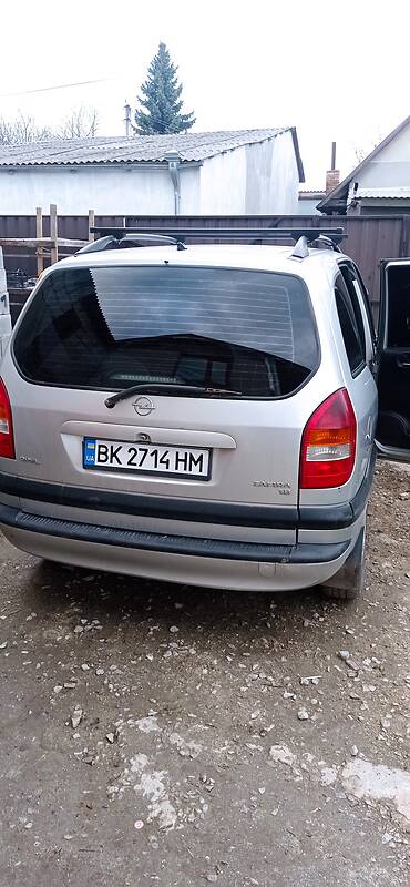 Минивэн Opel Zafira 2002 в Дубно