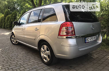 Минивэн Opel Zafira 2010 в Самборе