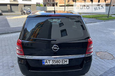 Минивэн Opel Zafira 2009 в 